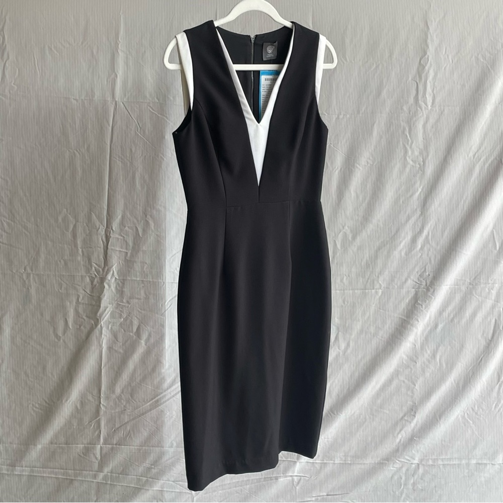 Vince Camuto Black and White V-Neck Midi Dress NWT - Fits Size 6 - Sample Sale